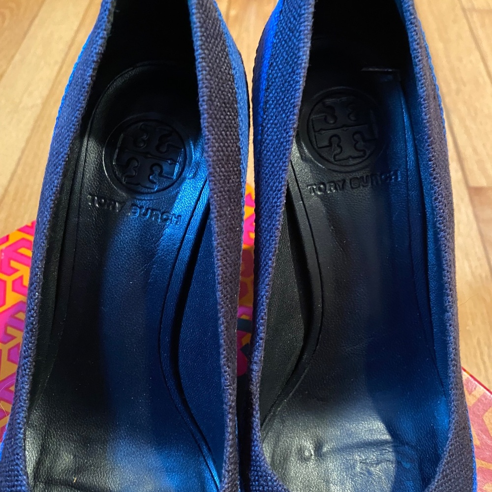 Adorable Tory Burch & Cobalt Blue heels - Picture 11 of 13